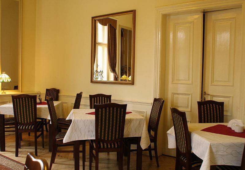 Pensjonat Palacyk Bed & Breakfast Łańcut Екстериор снимка